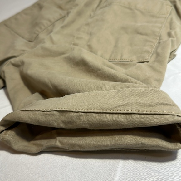 4 pairs of Khaki shorts GAP - Picture 5 of 7
